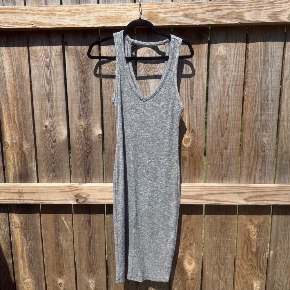 Mossimo Womens Gray Ribbed Knit V-Neck Cutout Back Midi Bodycon Dress Size M